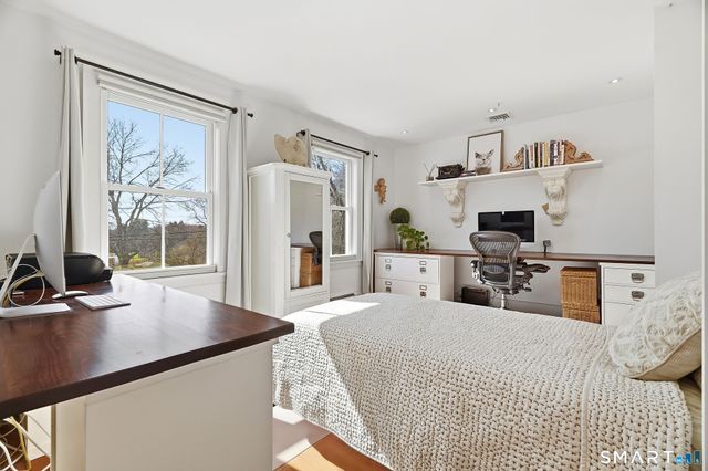 1 Hathaway Road, East Lyme, CT 06333