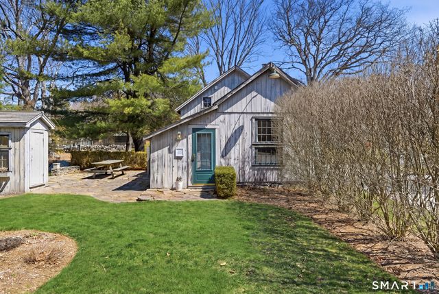 1 Hathaway Road, East Lyme, CT 06333