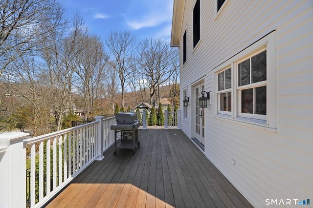 1 Hathaway Road, East Lyme, CT 06333