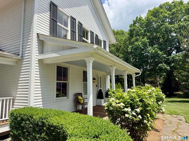 1 Hathaway Road, East Lyme, CT 06333