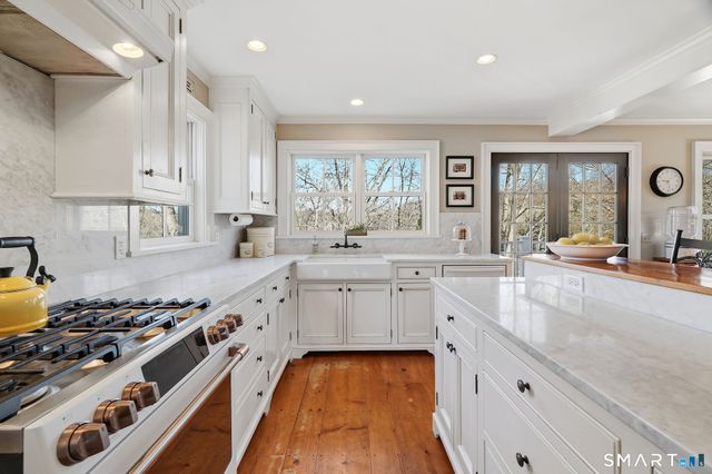 1 Hathaway Road, East Lyme, CT 06333