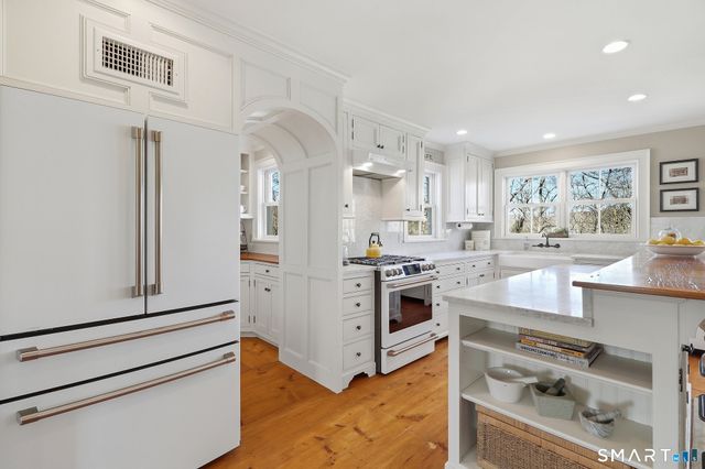1 Hathaway Road, East Lyme, CT 06333