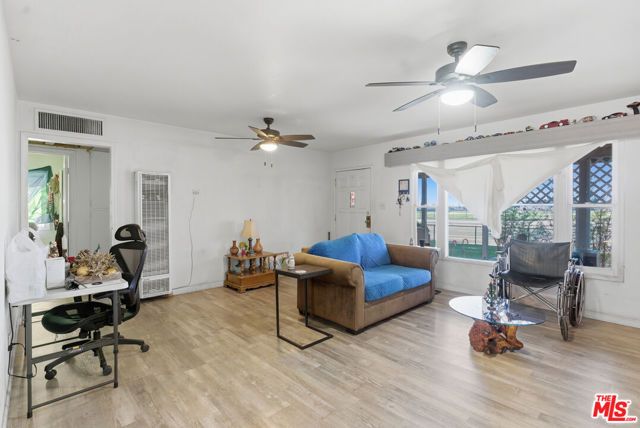 1700 Airport Drive, Bakersfield, CA 93308