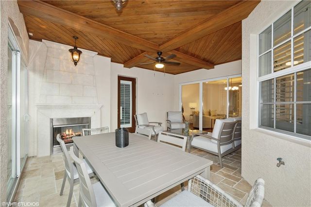 6501 Crown Colony PL 4-201, Naples, FL 34108