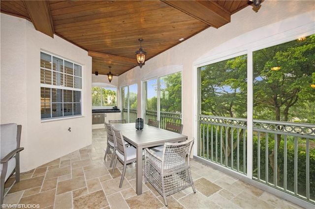 6501 Crown Colony PL 4-201, Naples, FL 34108