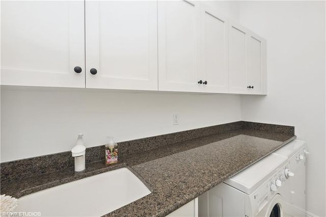 6501 Crown Colony PL 4-201, Naples, FL 34108
