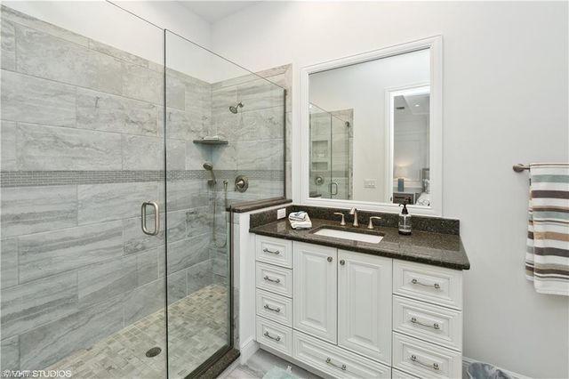 6501 Crown Colony PL 4-201, Naples, FL 34108