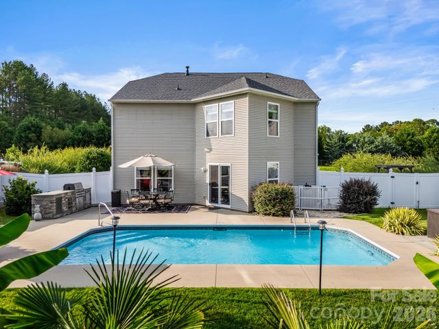 191 Old Carriage Road, Clover, SC 29710