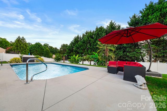 191 Old Carriage Road, Clover, SC 29710