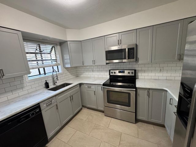 940 DOUGLAS AVENUE 218, Altamonte Springs, FL 32714