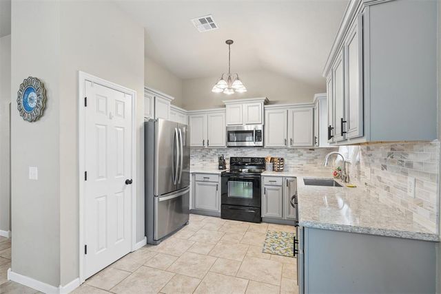 4229 Syracuse Street, Moore, OK 73160