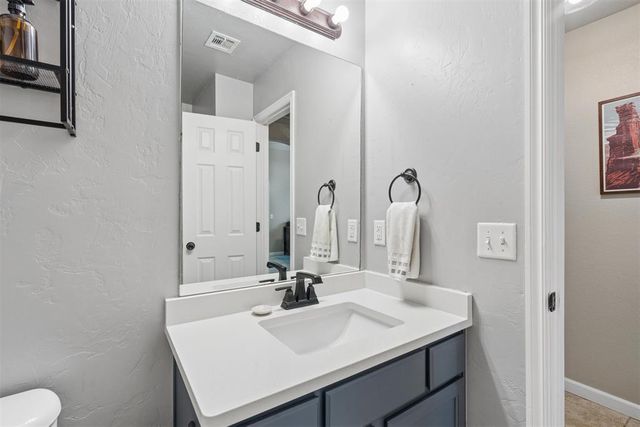 4229 Syracuse Street, Moore, OK 73160