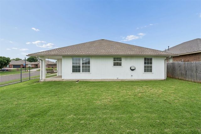 4229 Syracuse Street, Moore, OK 73160