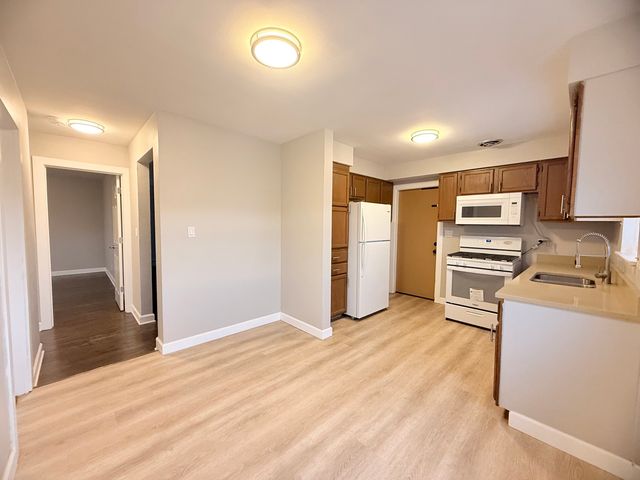 8038 Grand Avenue 2N, River Grove, IL 60171