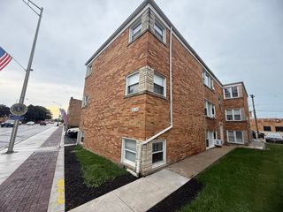 8038 Grand Avenue 2N, River Grove, IL 60171