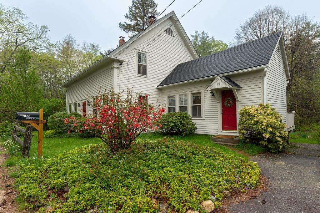 22 Pettingill Hill Road, Lyndeborough, NH 03082