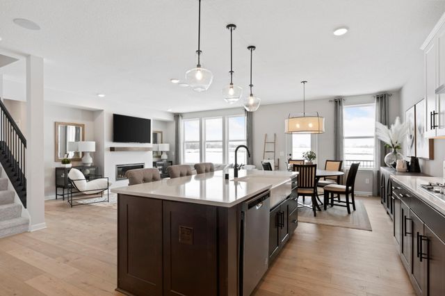 6304 Highland Hills Boulevard S, Cottage Grove, MN 55016