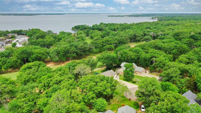 125 Bay Tree Trail, Mabank, TX 75156