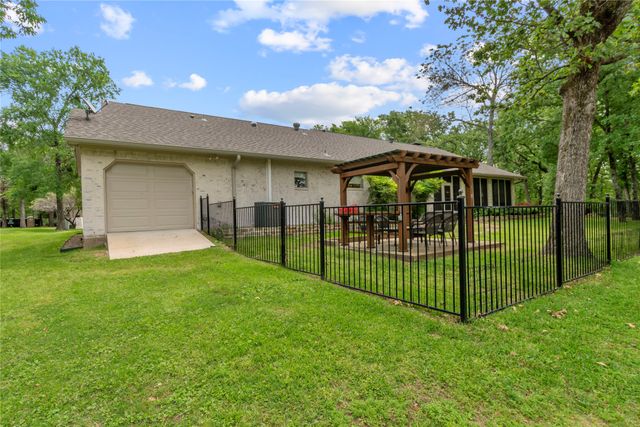 125 Bay Tree Trail, Mabank, TX 75156