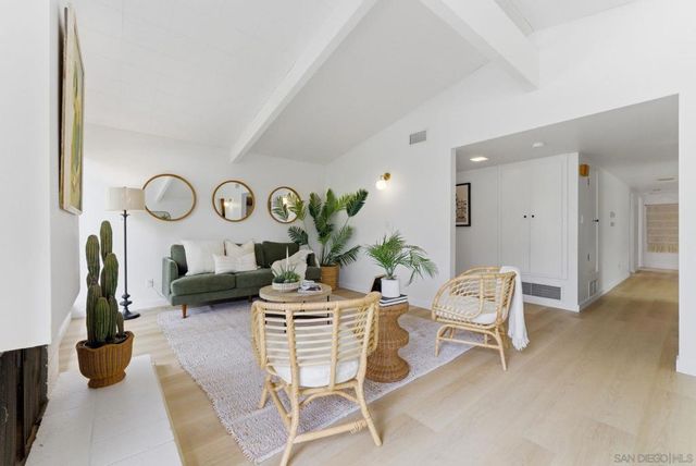5952 Erlanger, San Diego, CA 92122