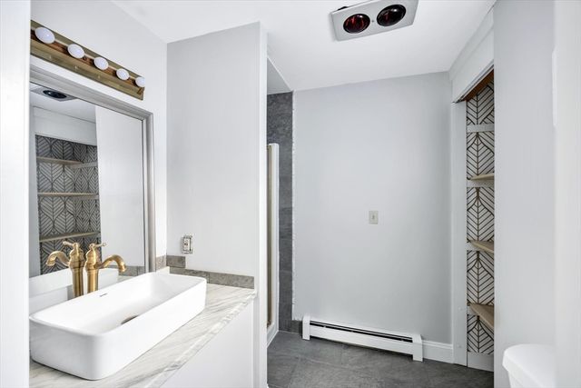 16 Pine View Dr, Barnstable, MA 02635
