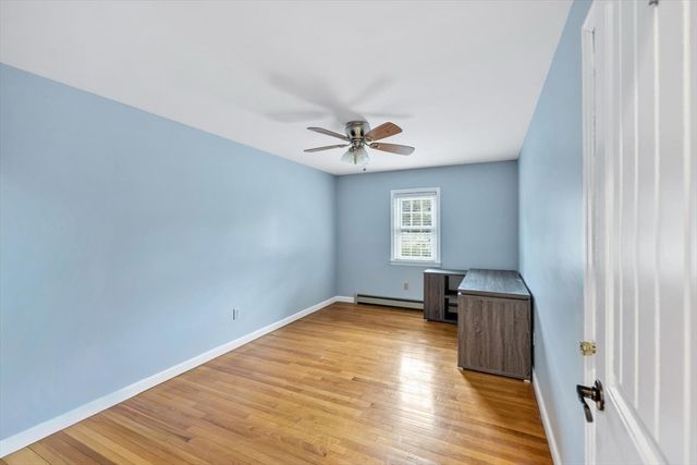 16 Pine View Dr, Barnstable, MA 02635