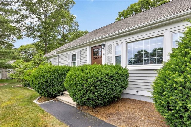 16 Pine View Dr, Barnstable, MA 02635
