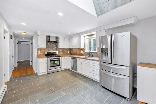 16 Pine View Dr, Barnstable, MA 02635