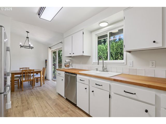 2150 6TH St, Columbia City, OR 97018