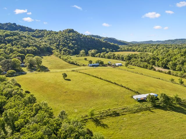 97 Seabo Valley Ln, Hickman, TN 38567