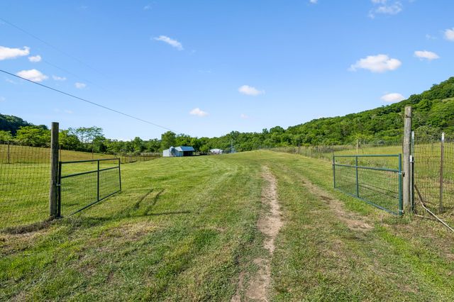 97 Seabo Valley Ln, Hickman, TN 38567
