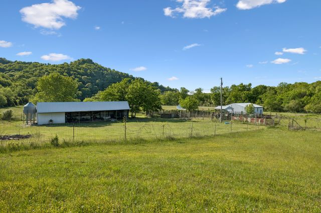 97 Seabo Valley Ln, Hickman, TN 38567