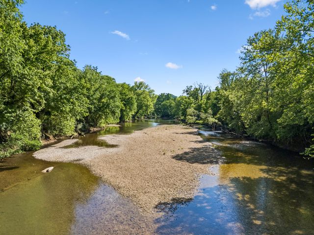97 Seabo Valley Ln, Hickman, TN 38567