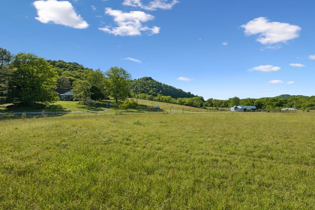 97 Seabo Valley Ln, Hickman, TN 38567