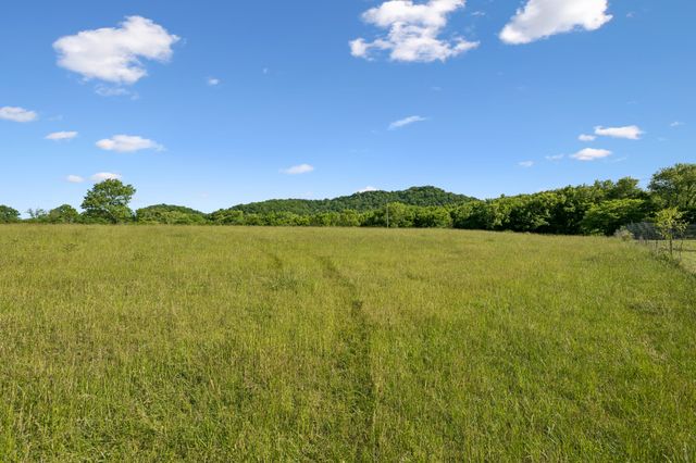 97 Seabo Valley Ln, Hickman, TN 38567