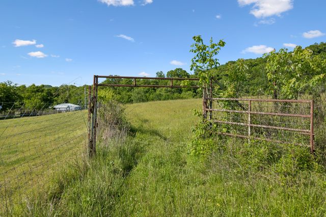 97 Seabo Valley Ln, Hickman, TN 38567