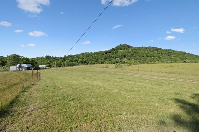 97 Seabo Valley Ln, Hickman, TN 38567