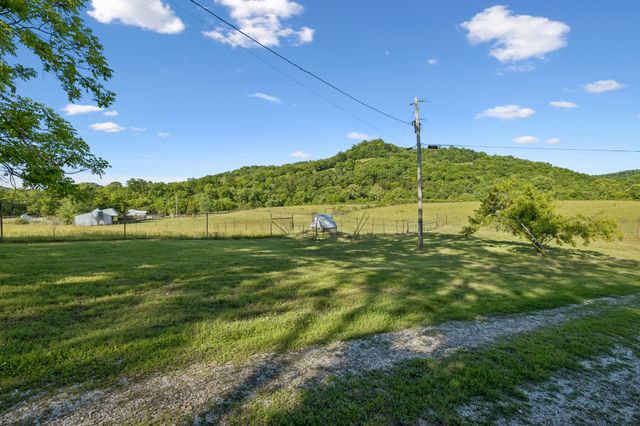 97 Seabo Valley Ln, Hickman, TN 38567