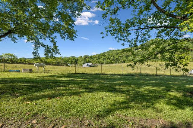 97 Seabo Valley Ln, Hickman, TN 38567
