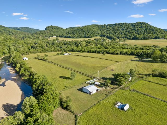 97 Seabo Valley Ln, Hickman, TN 38567