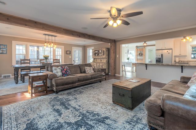 8985 LATIMER DR, Germantown, TN 38139