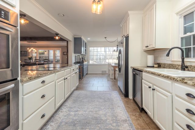 8985 LATIMER DR, Germantown, TN 38139