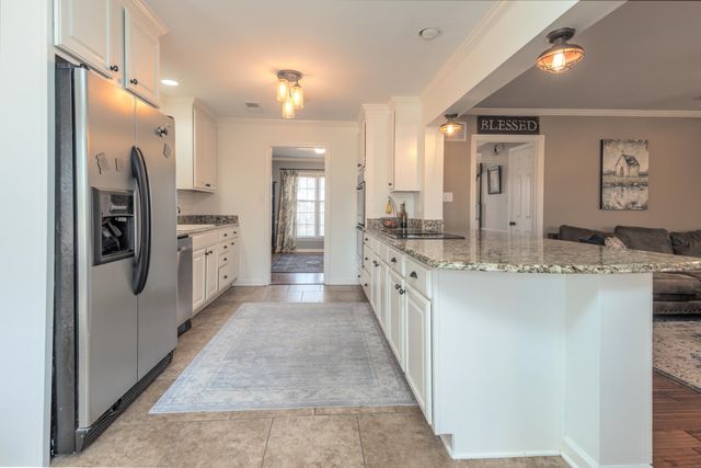 8985 LATIMER DR, Germantown, TN 38139