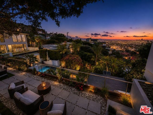 8380 HOLLYWOOD, Los Angeles, CA 90069
