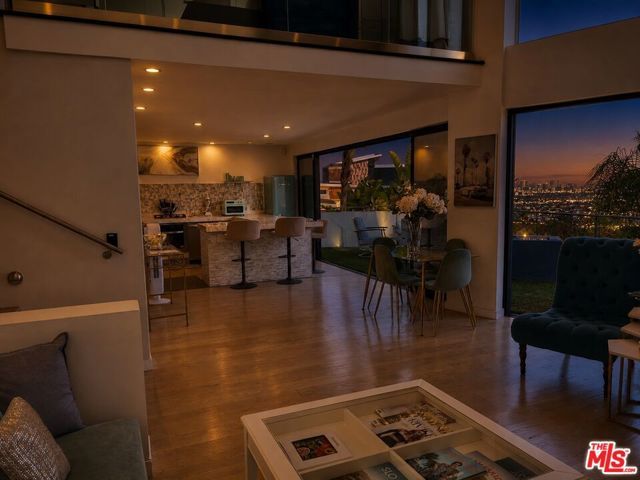 8380 HOLLYWOOD, Los Angeles, CA 90069