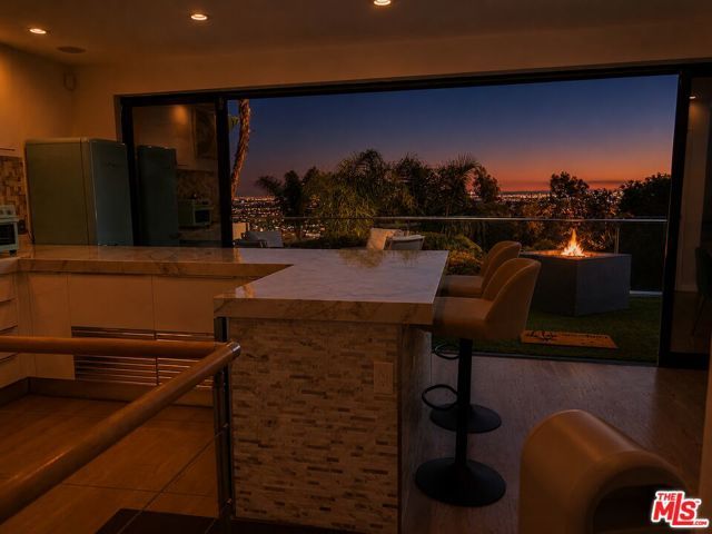 8380 HOLLYWOOD, Los Angeles, CA 90069