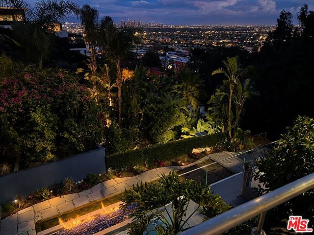 8380 HOLLYWOOD, Los Angeles, CA 90069