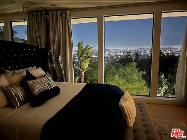 8380 HOLLYWOOD, Los Angeles, CA 90069