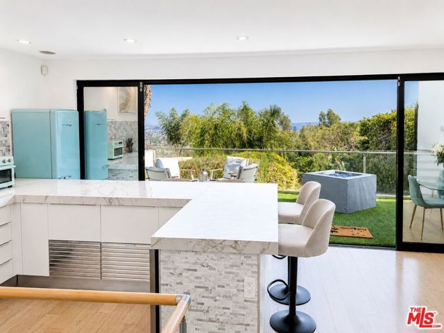 8380 HOLLYWOOD, Los Angeles, CA 90069
