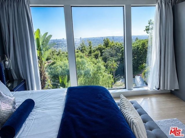 8380 HOLLYWOOD, Los Angeles, CA 90069